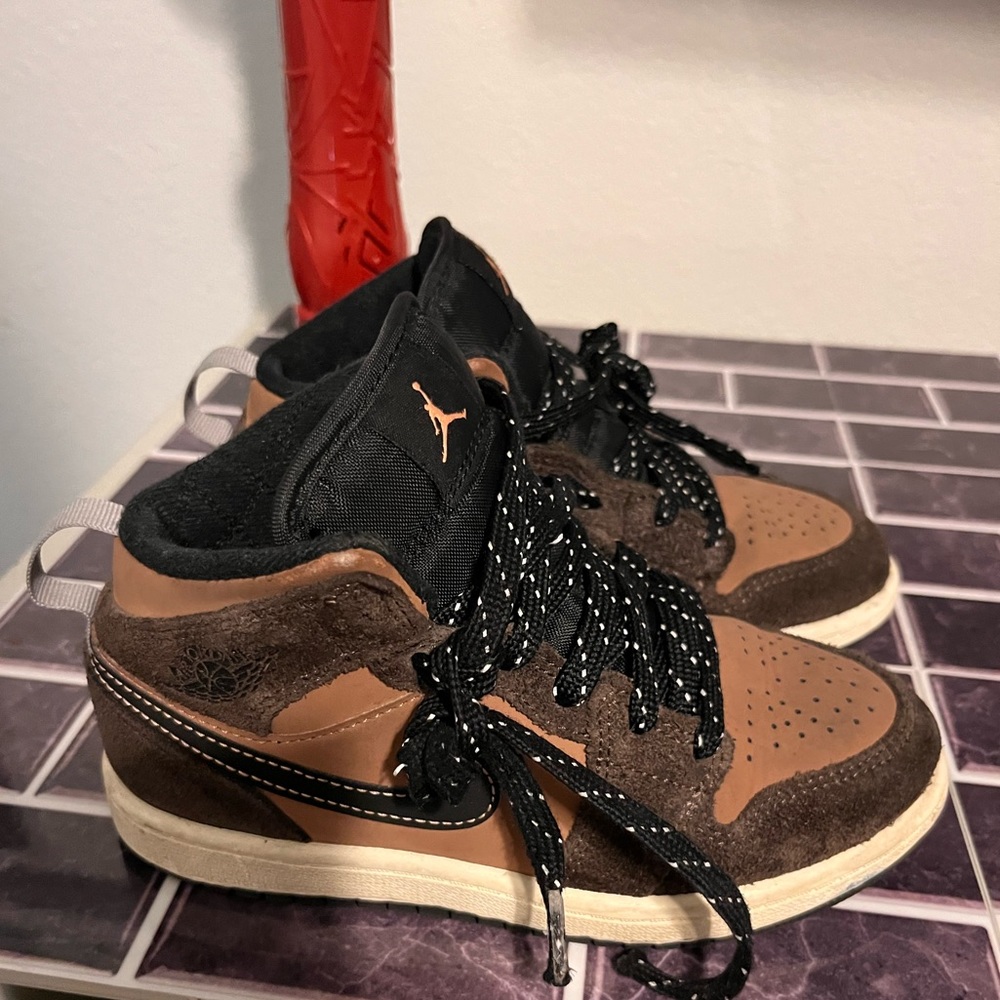 Brown Jordan 1s size 13 🤎
